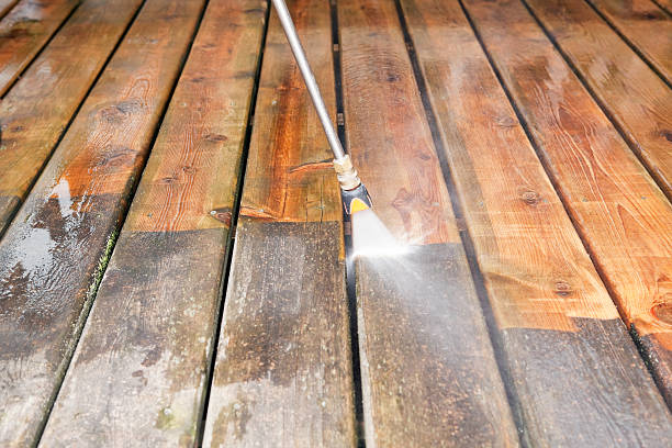 Best Pool Deck Cleaning  in Maywood, CA